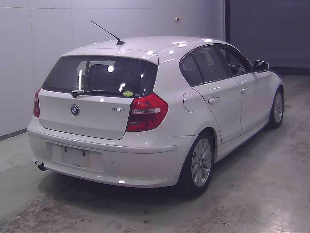 BMW 1-SERIES