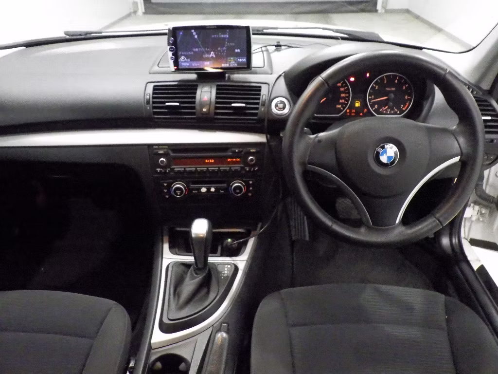 BMW 1-SERIES
