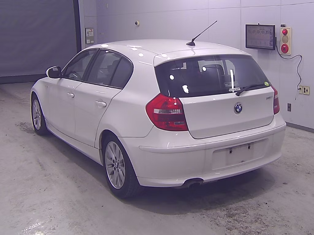BMW 1-SERIES