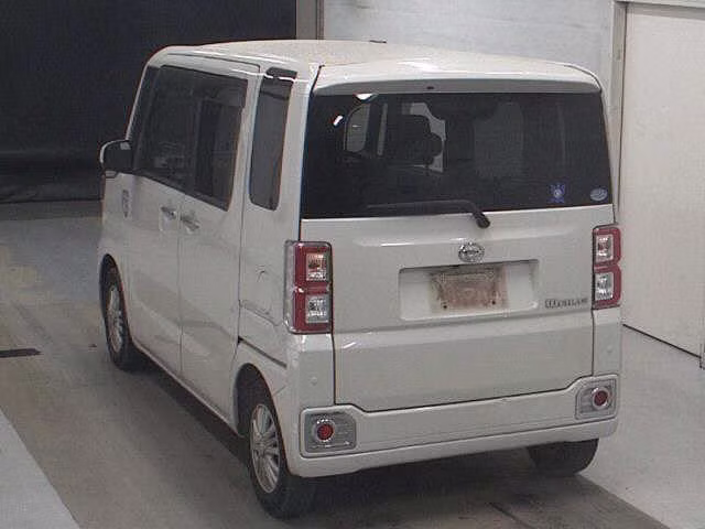 DAIHATSU WAKE