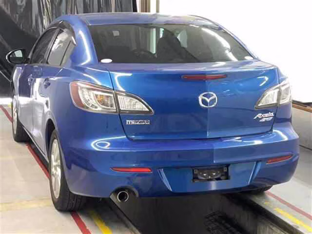 MAZDA AXELA