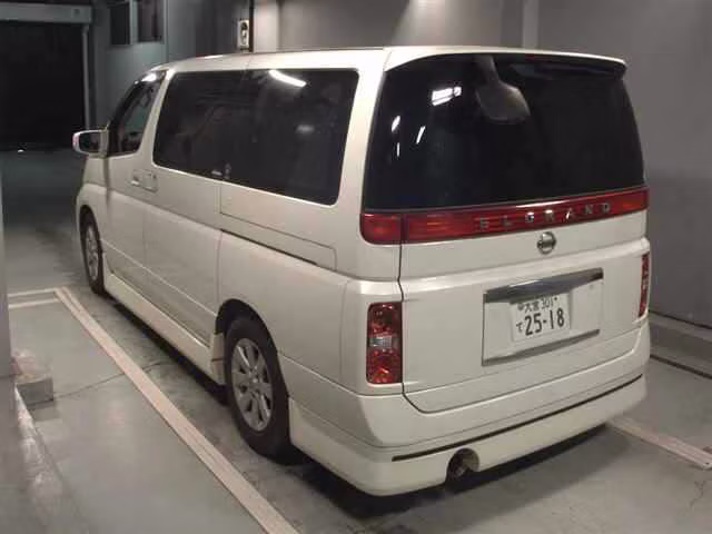 NISSAN ELGRAND