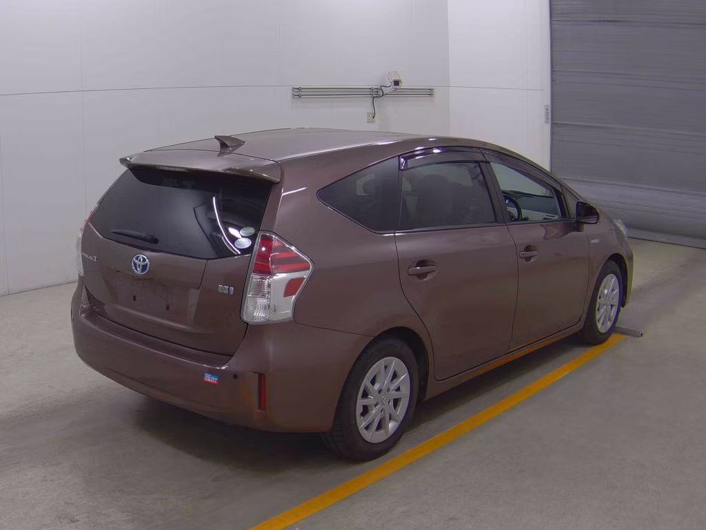 TOYOTA PRIUS ALPHA