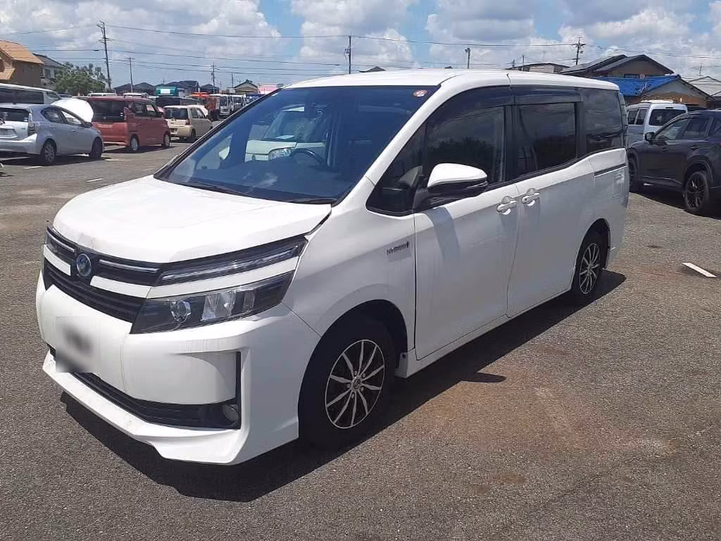 TOYOTA VOXY