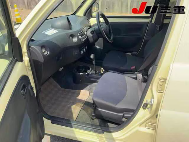 DAIHATSU ESSE