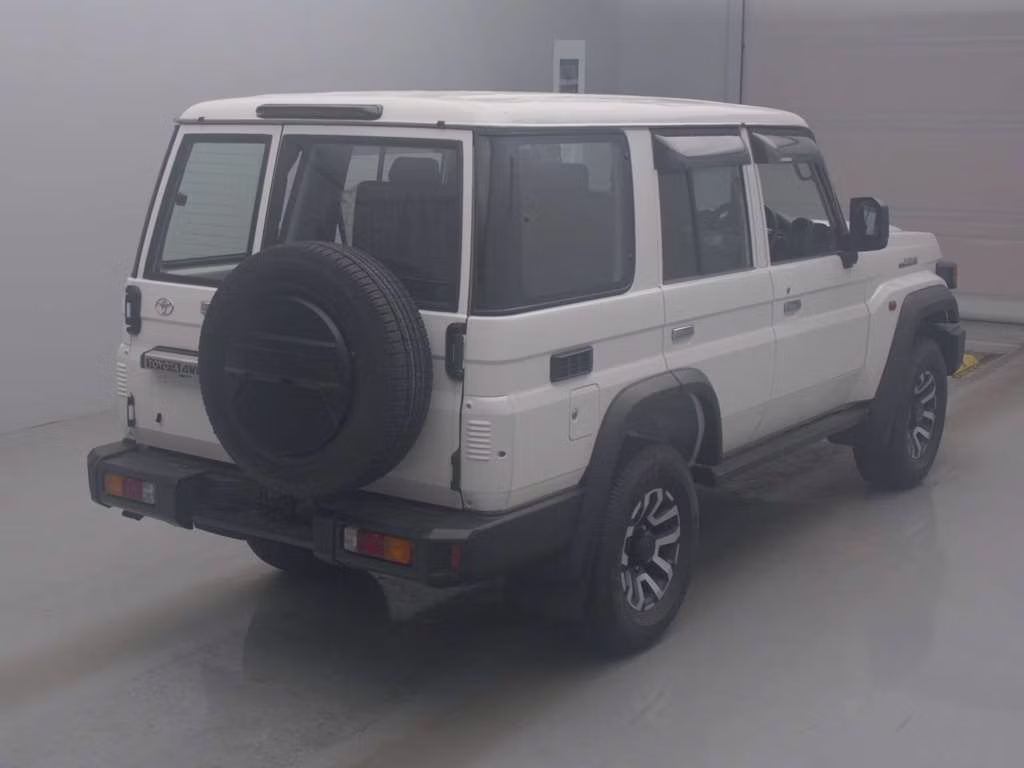 TOYOTA LAND CRUISER
