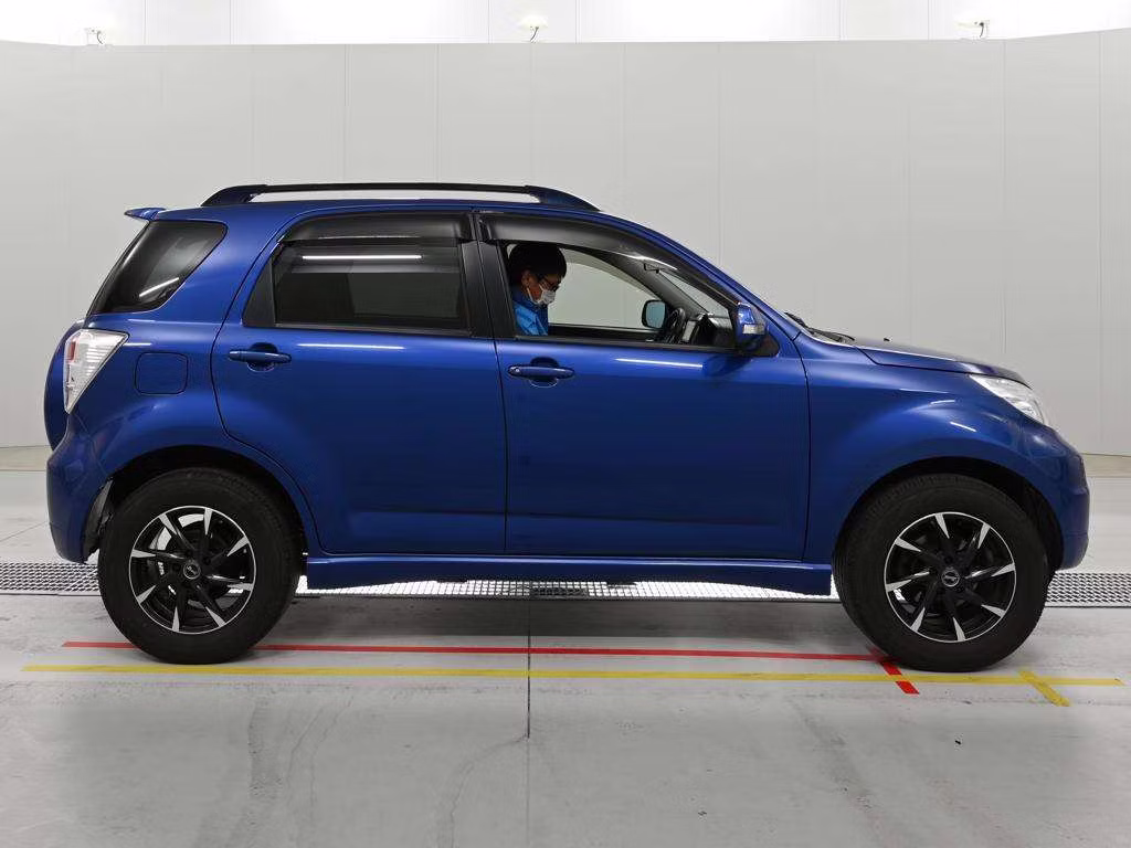 TOYOTA RUSH