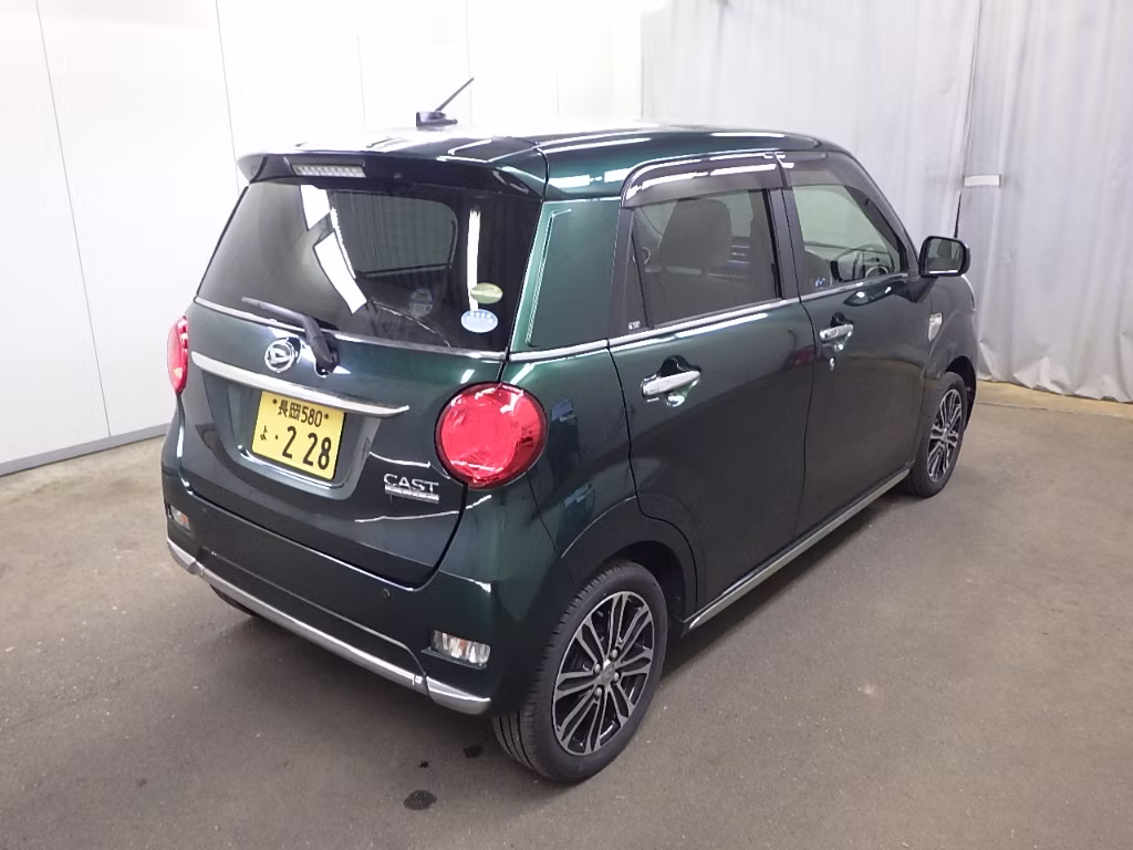 DAIHATSU CAST