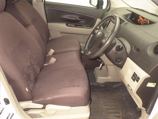 TOYOTA PASSO SETTE