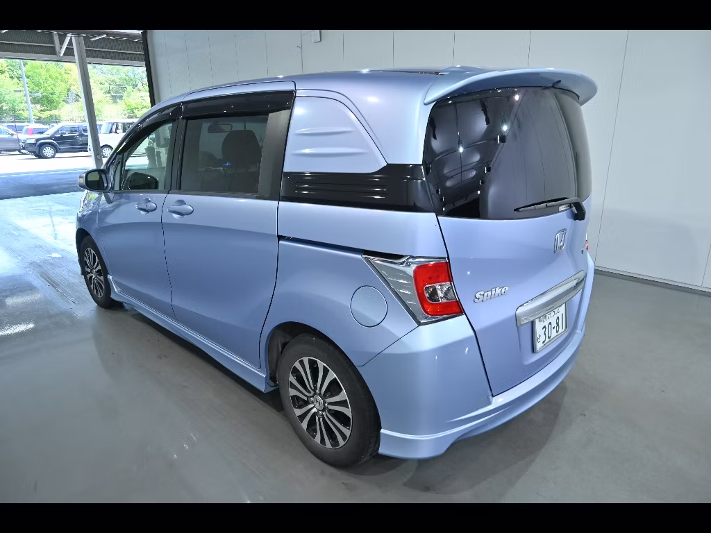 HONDA FREED SPIKE