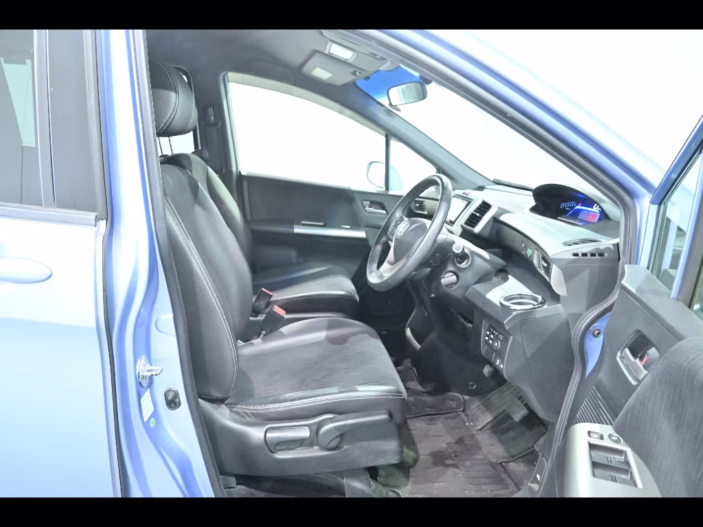 HONDA FREED SPIKE
