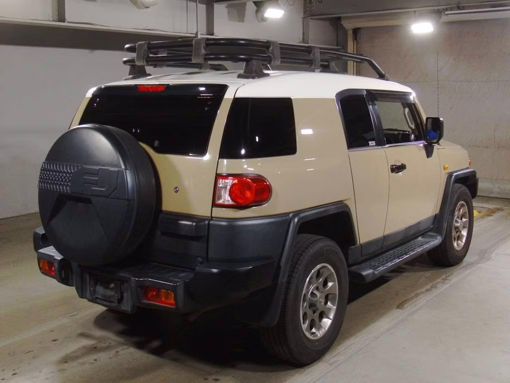 TOYOTA FJ CRUISER