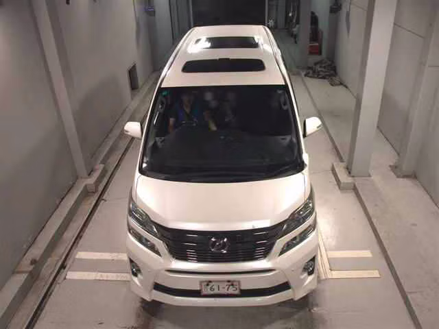 TOYOTA VELLFIRE