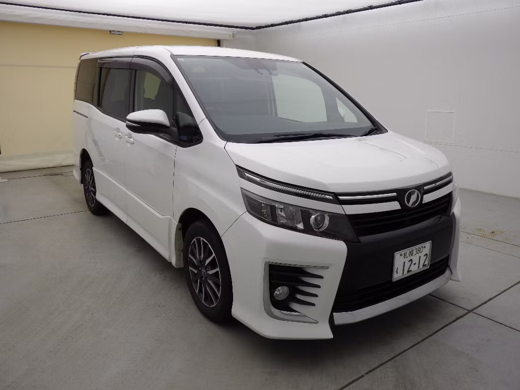TOYOTA VOXY