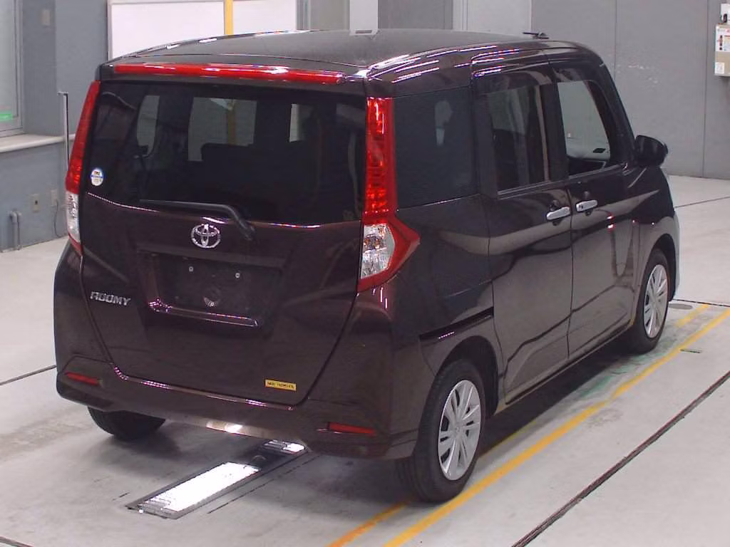 TOYOTA ROOMY