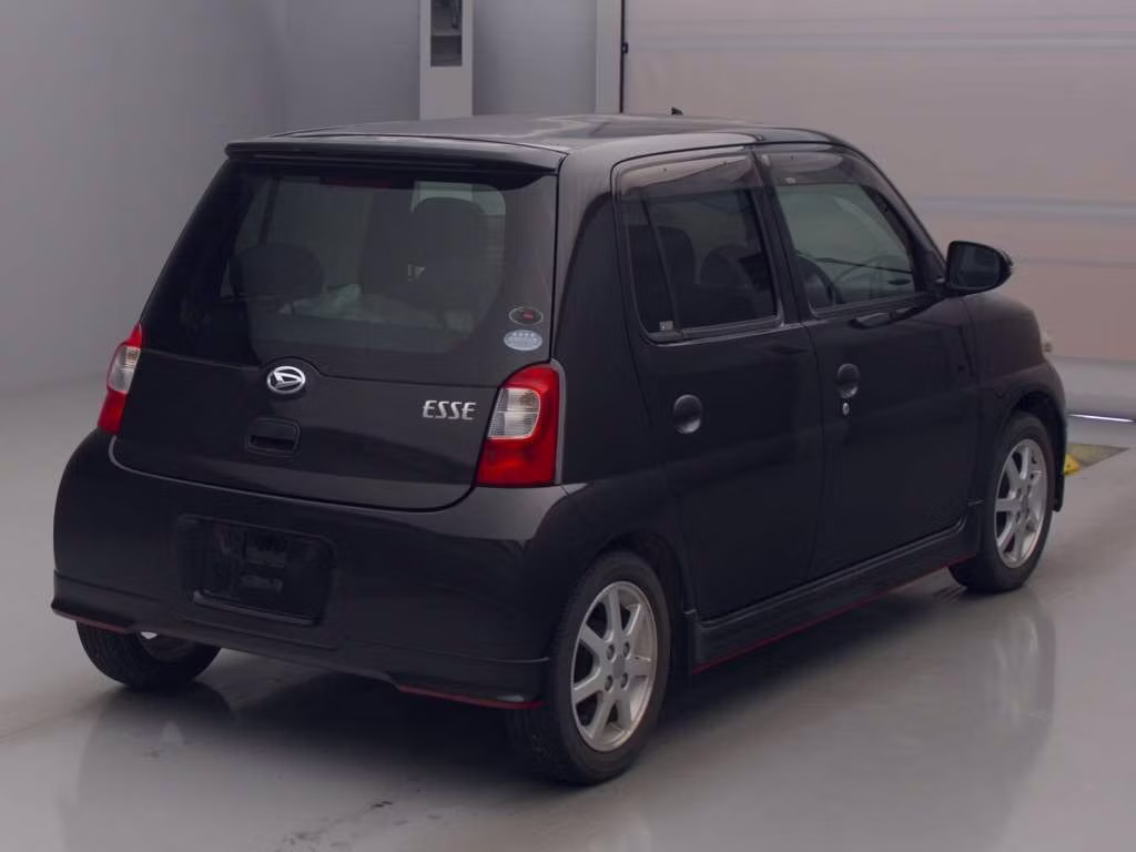 DAIHATSU ESSE
