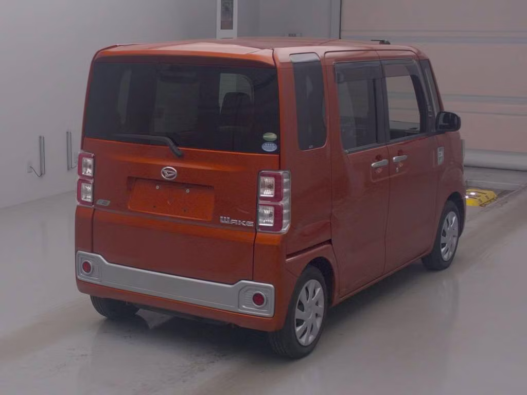 DAIHATSU WAKE