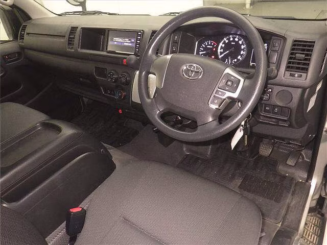 TOYOTA HIACE