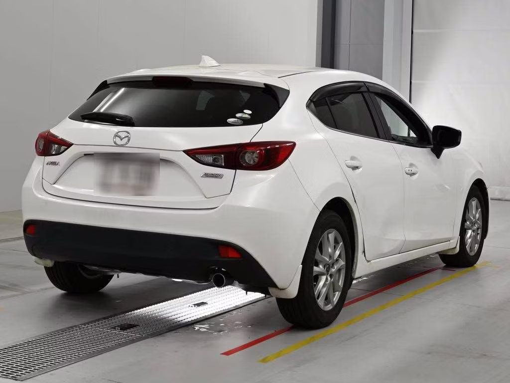 MAZDA AXELA