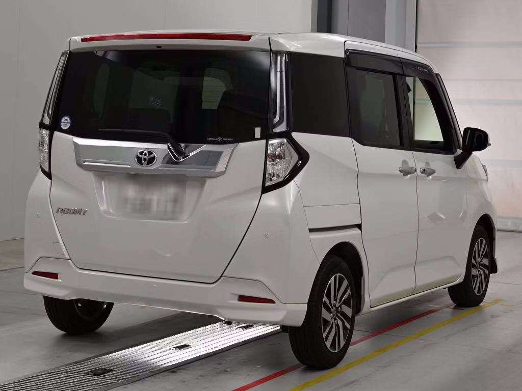 TOYOTA ROOMY