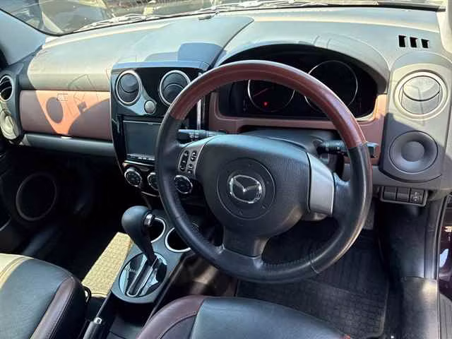 MAZDA VERISA