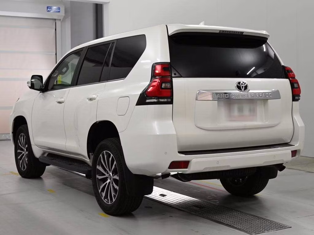TOYOTA LAND CRUISER PRADO