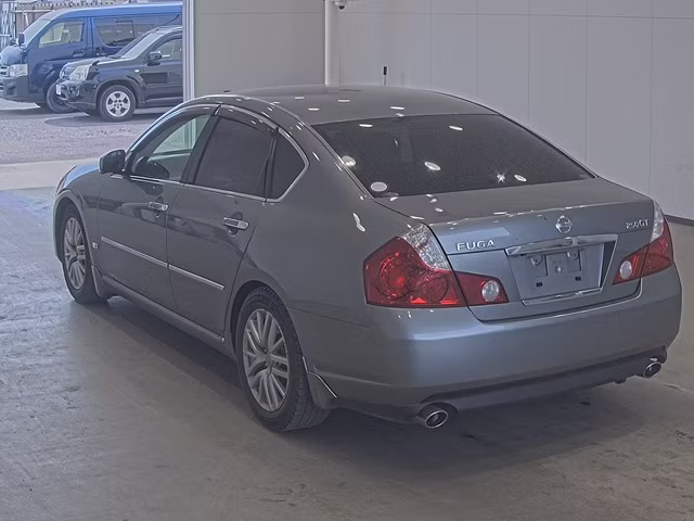 NISSAN FUGA
