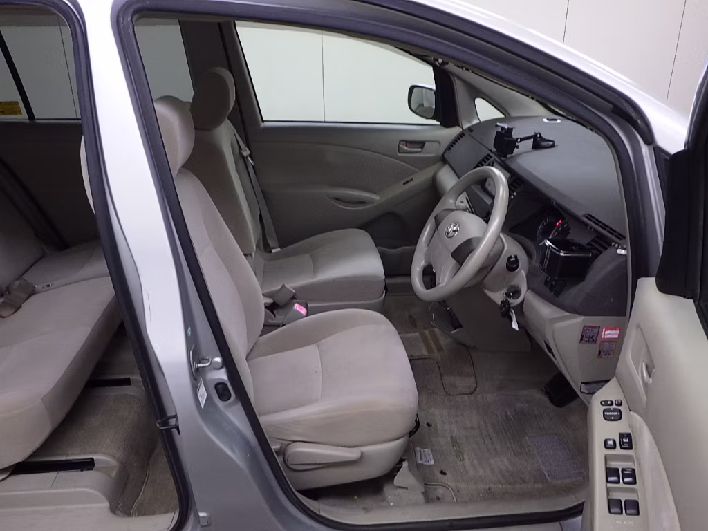 TOYOTA ISIS