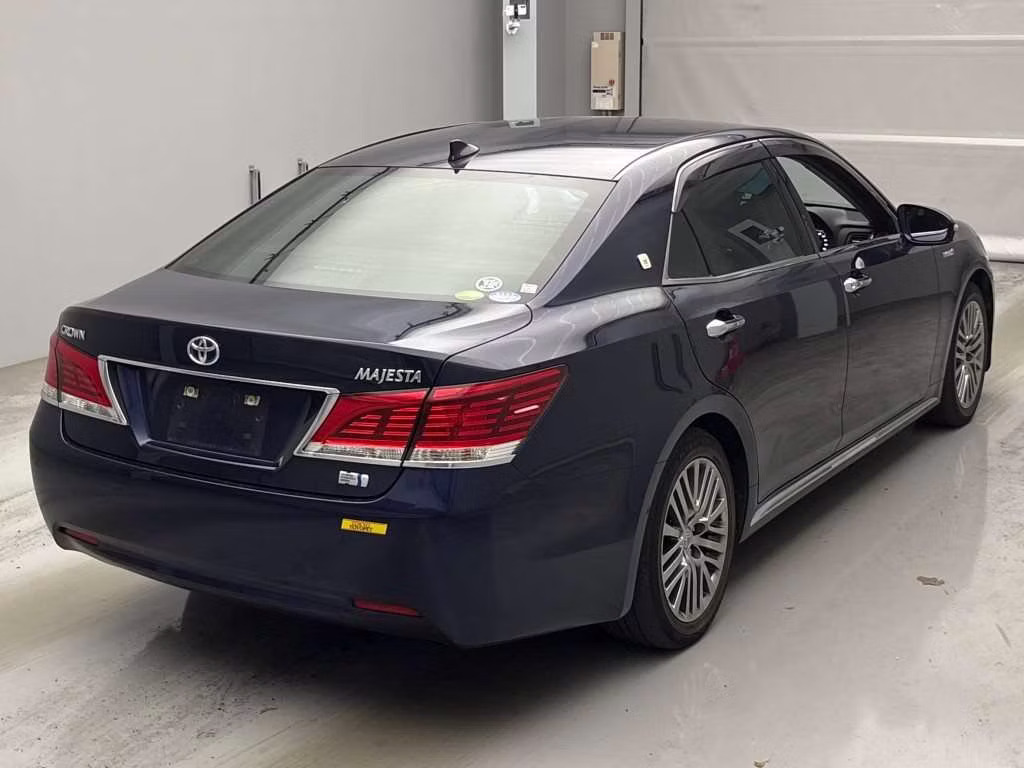 TOYOTA CROWN MAJESTA