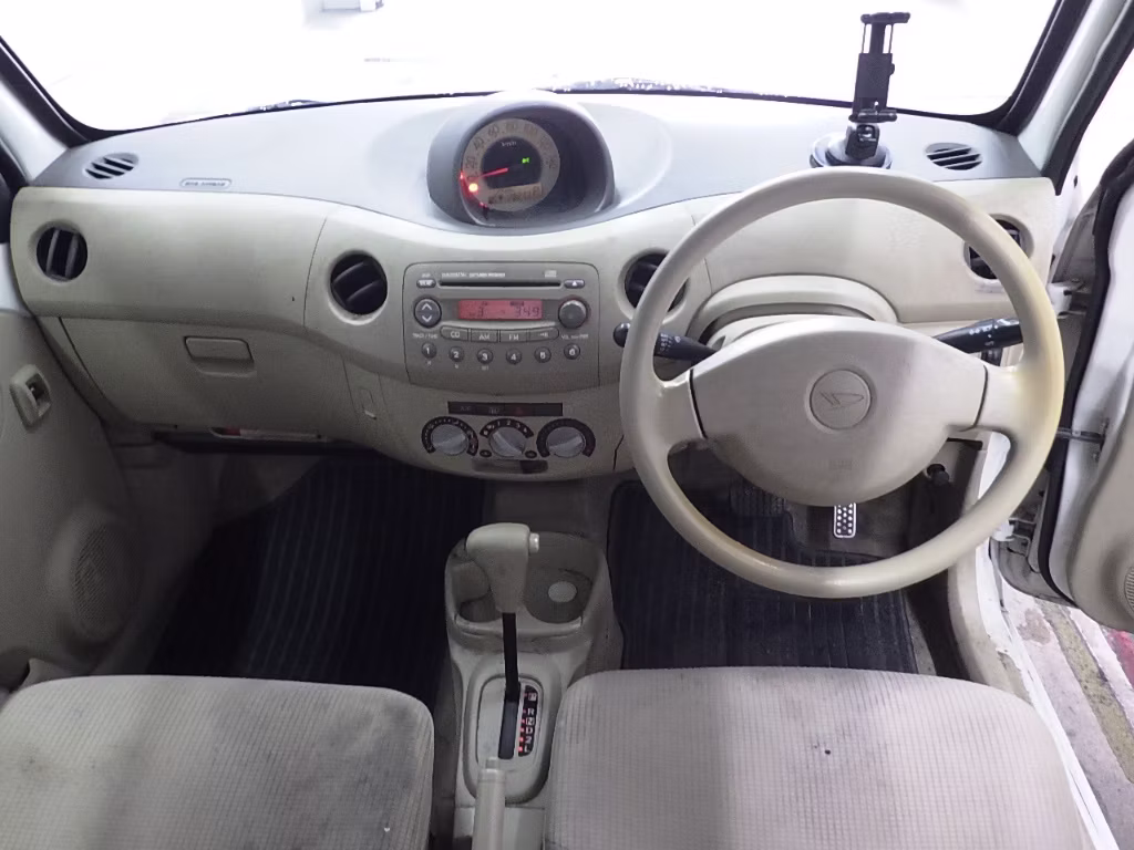 DAIHATSU ESSE