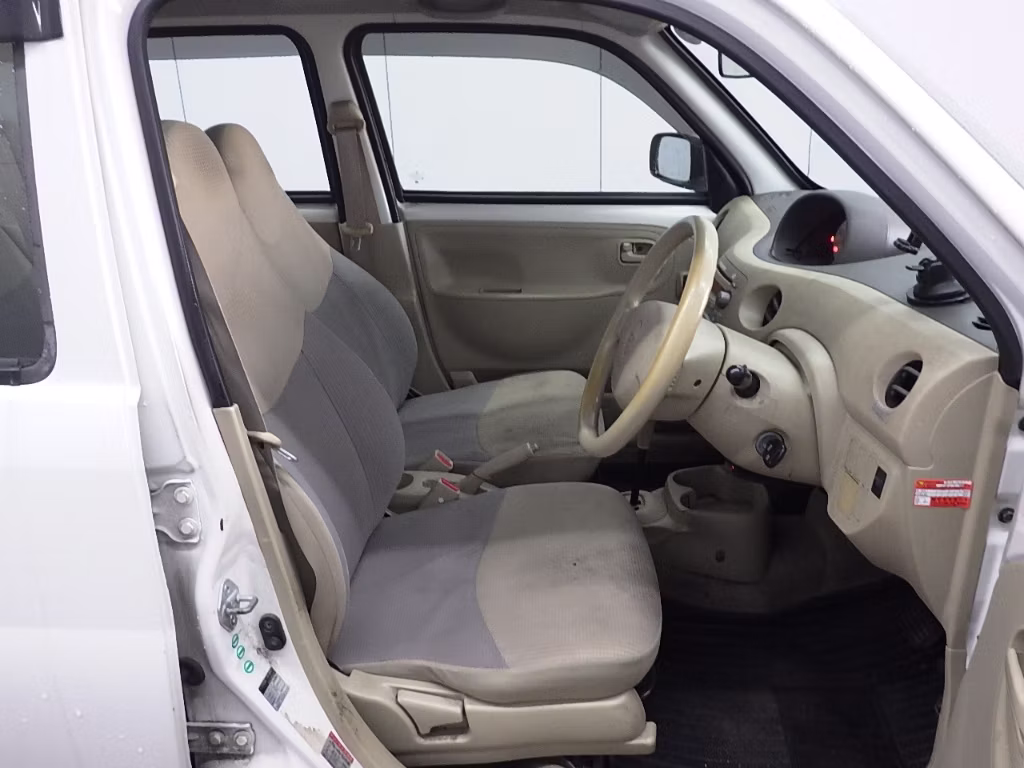 DAIHATSU ESSE