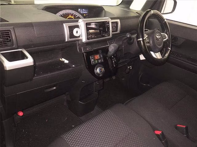 DAIHATSU WAKE