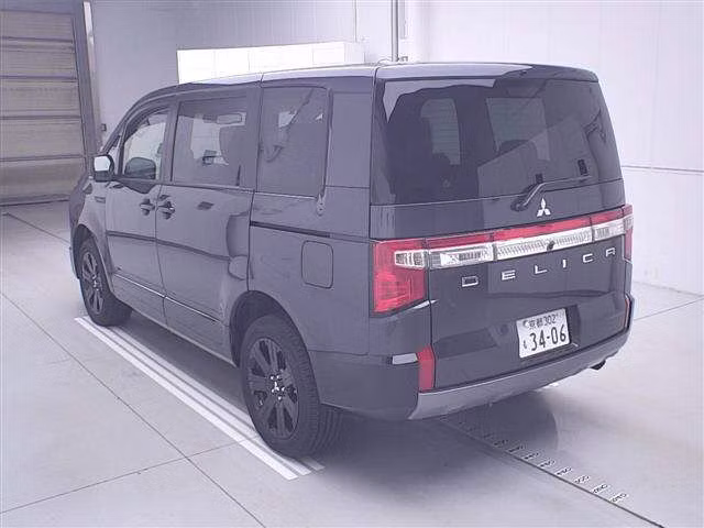 MITSUBISHI DELICA D:5