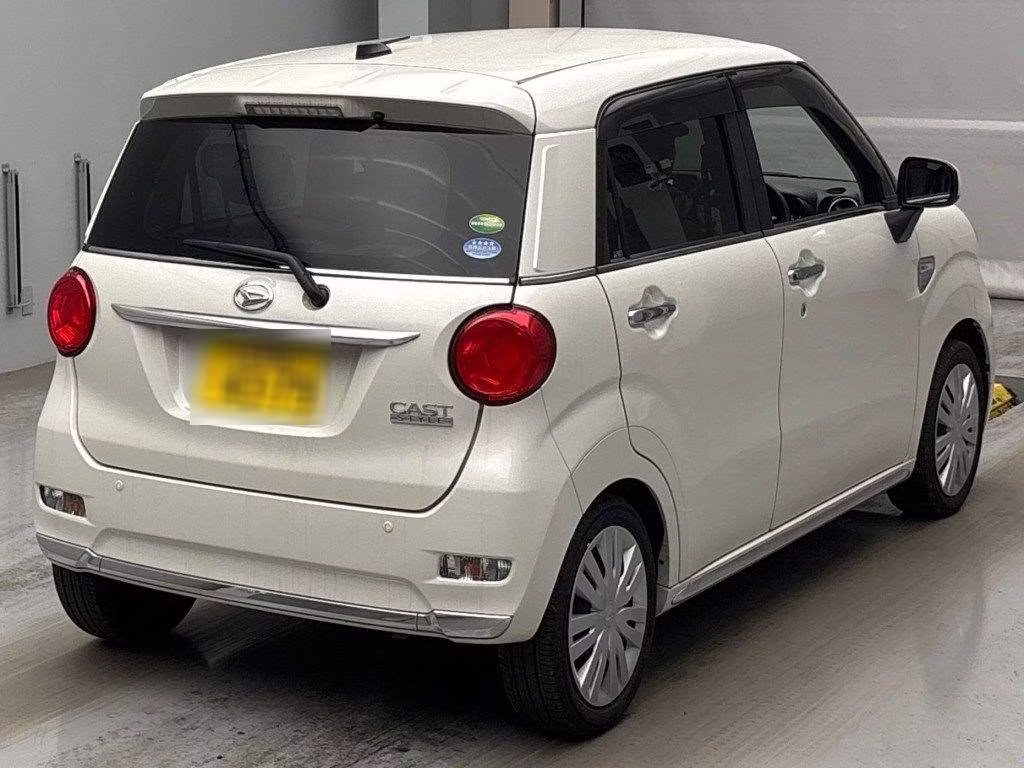 DAIHATSU CAST