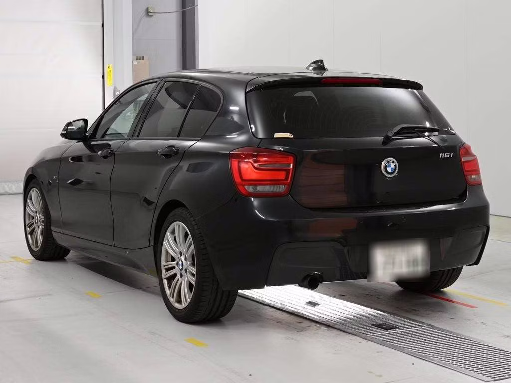 BMW 1-SERIES