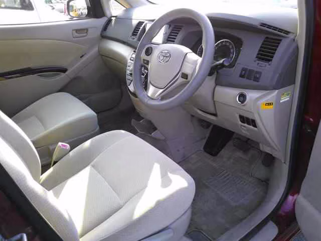 TOYOTA ISIS