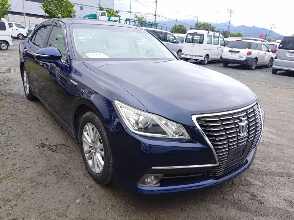 TOYOTA CROWN
