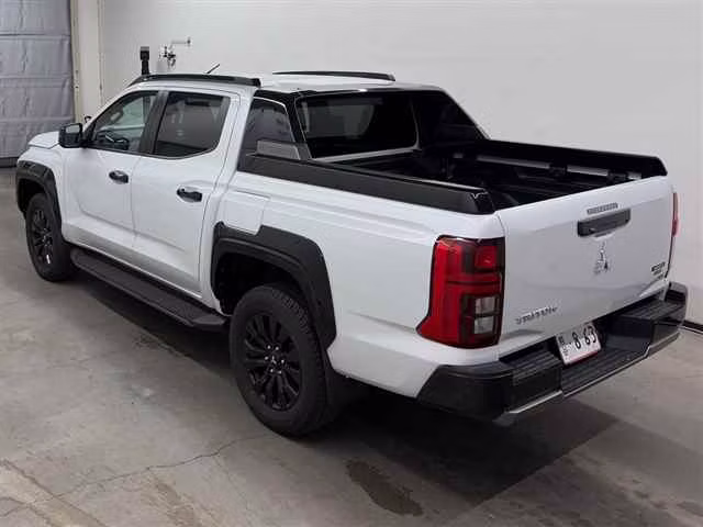 MITSUBISHI TRITON