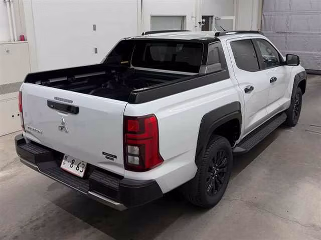 MITSUBISHI TRITON