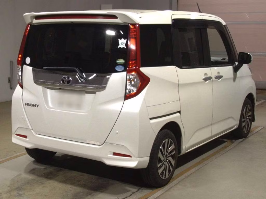 TOYOTA ROOMY