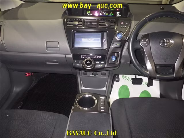 TOYOTA PRIUS ALPHA