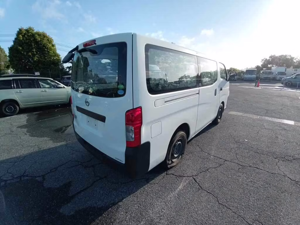NISSAN NV350 CARAVAN