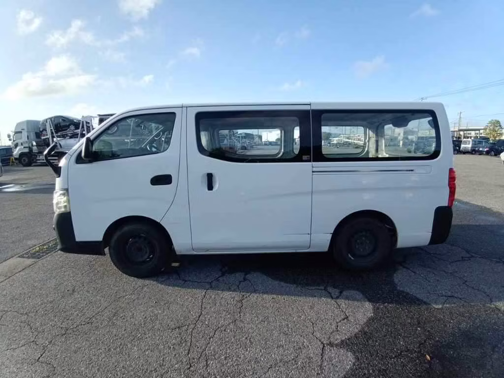 NISSAN NV350 CARAVAN