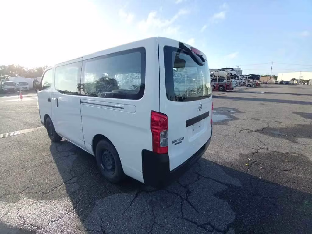 NISSAN NV350 CARAVAN