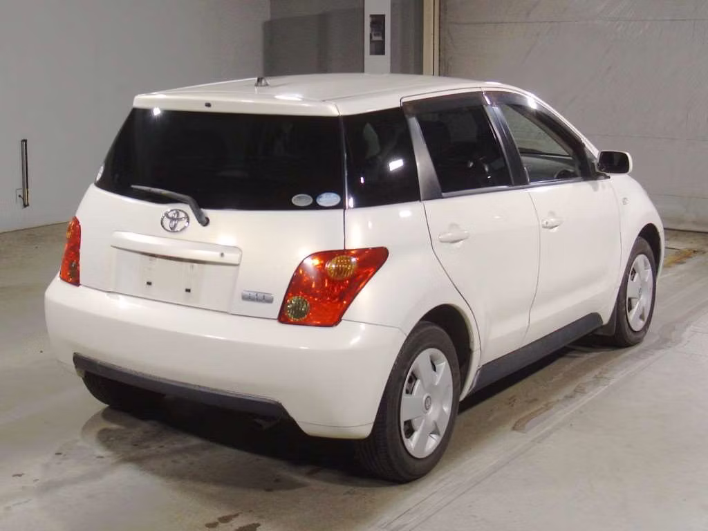 TOYOTA IST