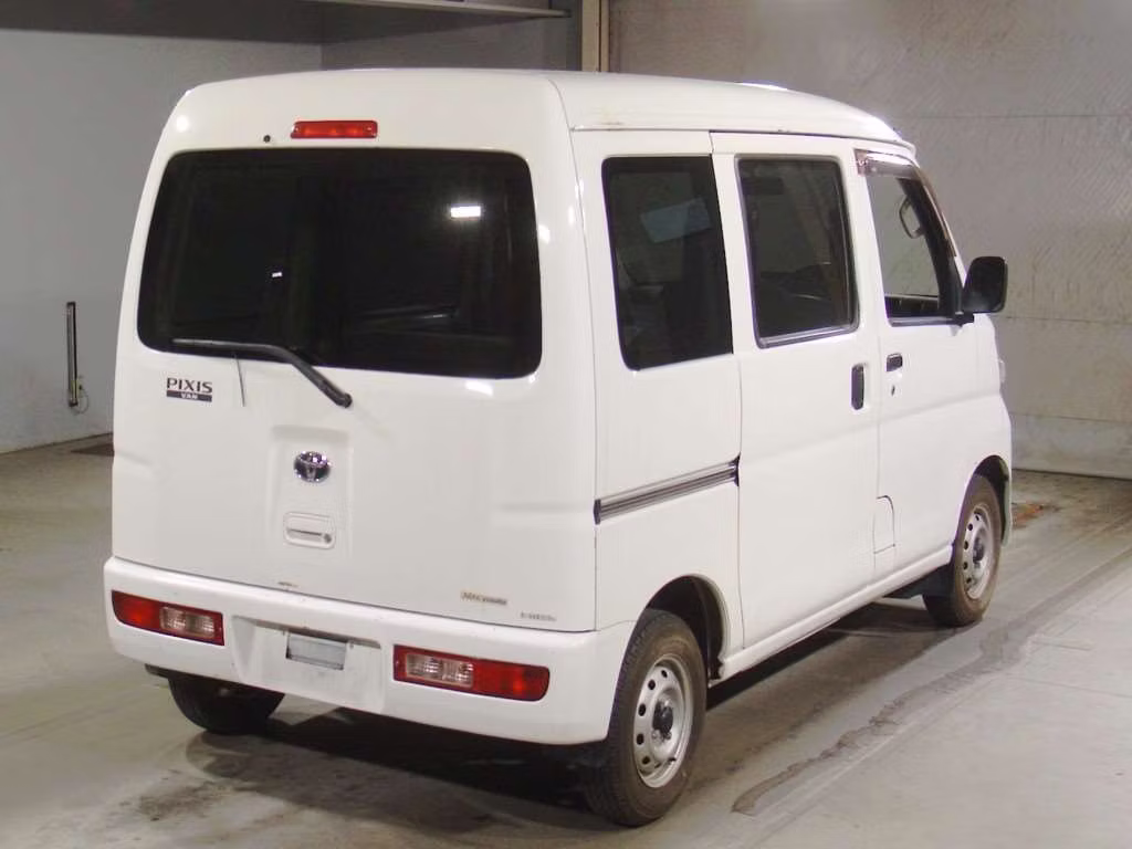 TOYOTA PIXIS VAN