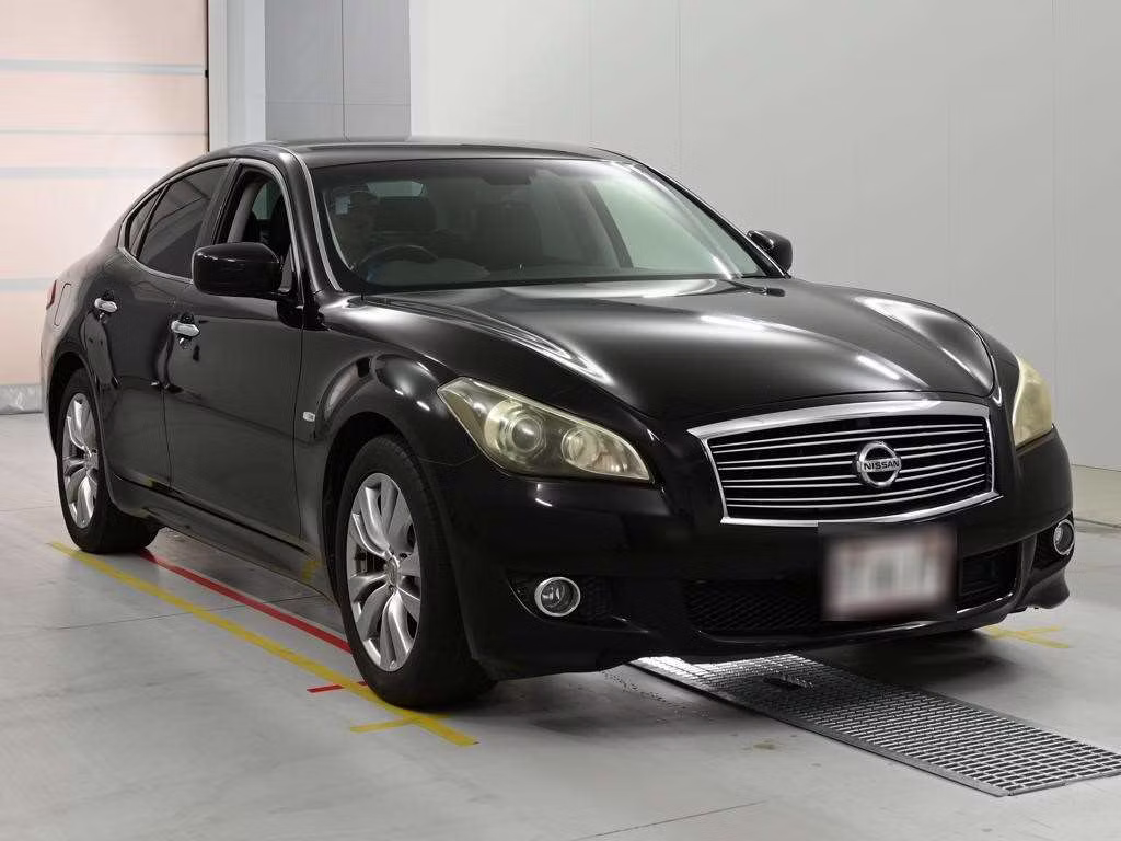 NISSAN FUGA
