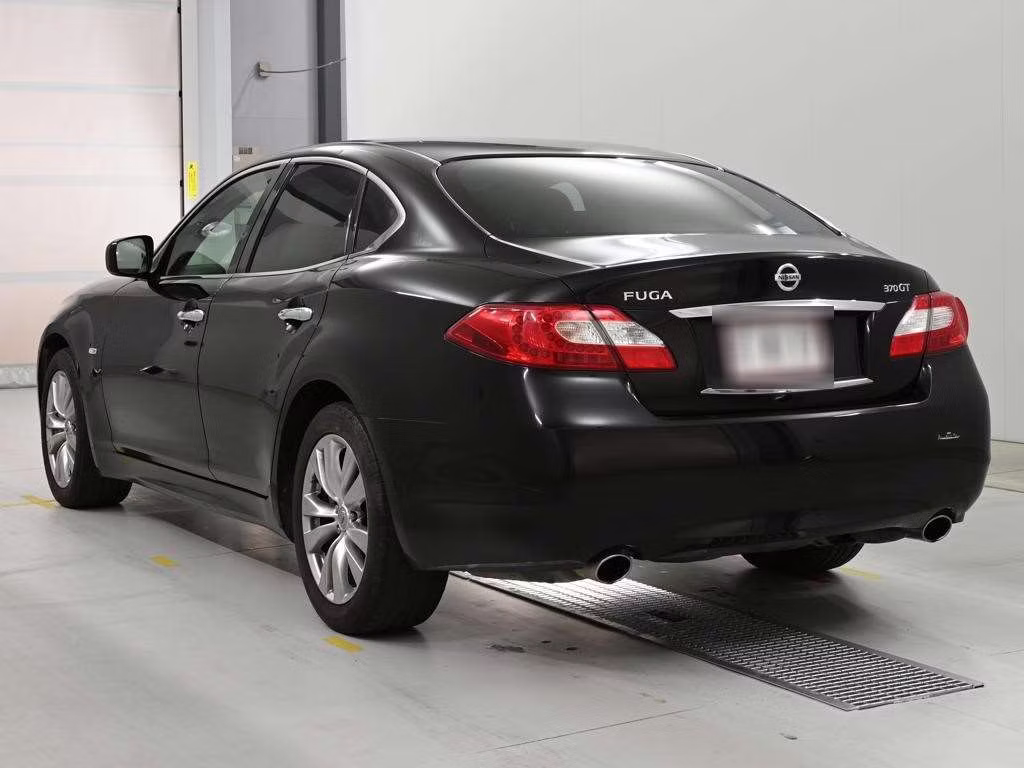 NISSAN FUGA