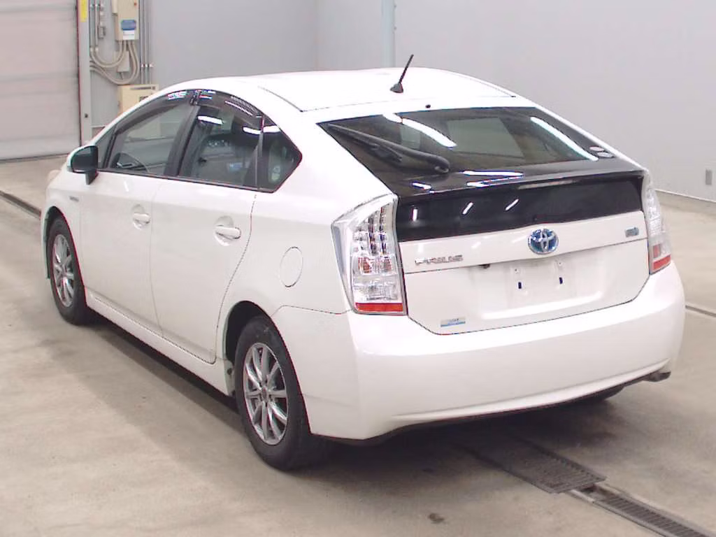 TOYOTA PRIUS