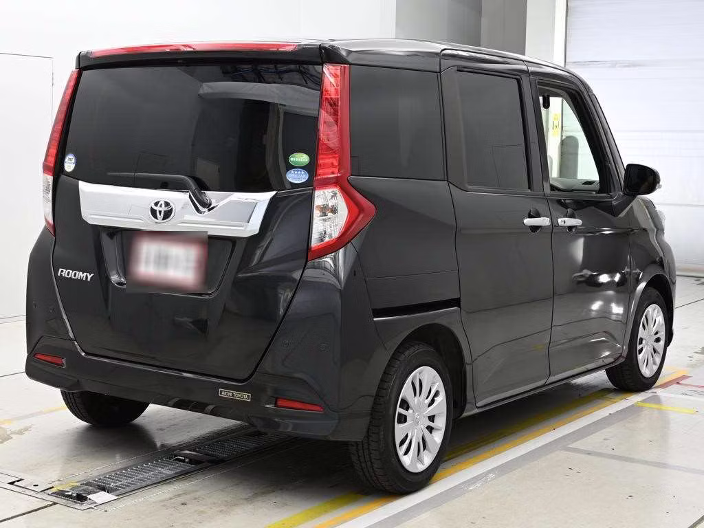 TOYOTA ROOMY